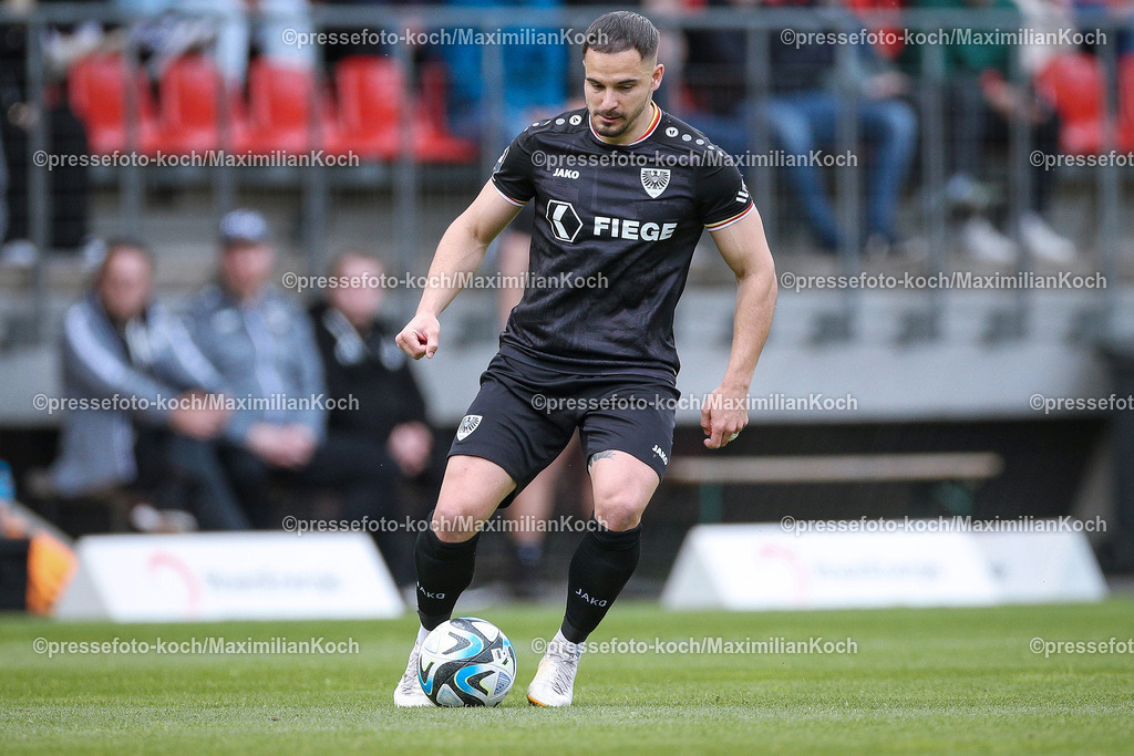 Koe3Liga27042402082 | 27.04.2024, Köln, Fußball, bwin 3. Liga Herren, Sportpark Höhenberg, 35. Spieltag, Saison 2023 2024, FC Viktoria Köln – Preußen Münster: Sebastian Mrowca (Preußen Münster). 
DFB regulations prohibit any use of photographs as image sequences and or quasi-video.