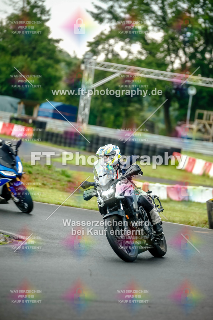 VBK-4109 | Hier findet Ihr Bilder von Touristenfahrten auf der Nürburgring Nordschleife oder von anderen Veranstaltungen die ich besucht habe. Viel Spass beim Durch Schauen 