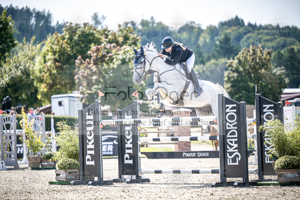 DOS_7594 | Entdecke hochwertige Reitturnierfotos von Foto Oger. Professionell, emotional und authentisch – jetzt Lieblingsmomente im Shop bestellen. - Realisiert mit Pictrs.com
