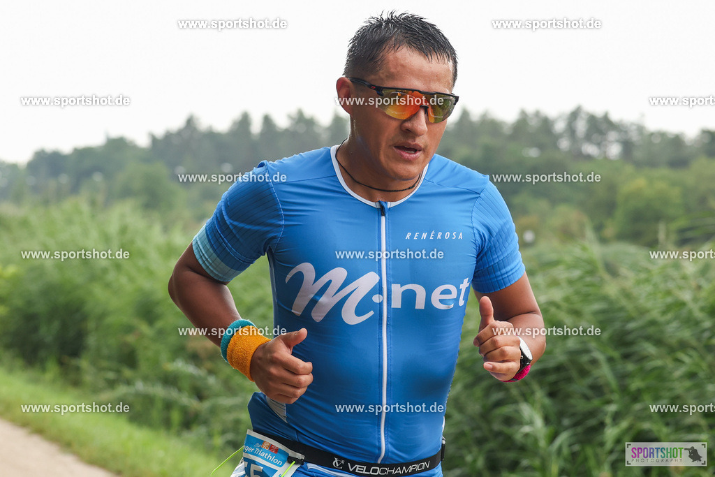 LUR_1816 | 34. M-net Erlanger Triathlon 2025 #erlangertriathlon  #mnettriathlon2025 #mnettriathlon #team #olympischedistanz #mitteldistanz #triathlon #maindonaukanal  #erlangertriathlon2025 #yourpictrs #tv1848 #tv1848erlangen  #triathlonbayern #sportinerlangen #demsportverbunden #sportshot_your_pictrs Copyright: www.sportshot.de