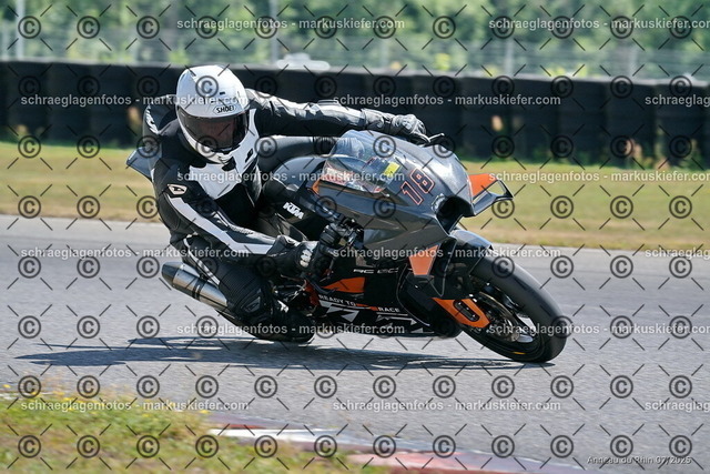 25bt04-0881 | markuskiefer.com - Realisiert mit Pictrs.com