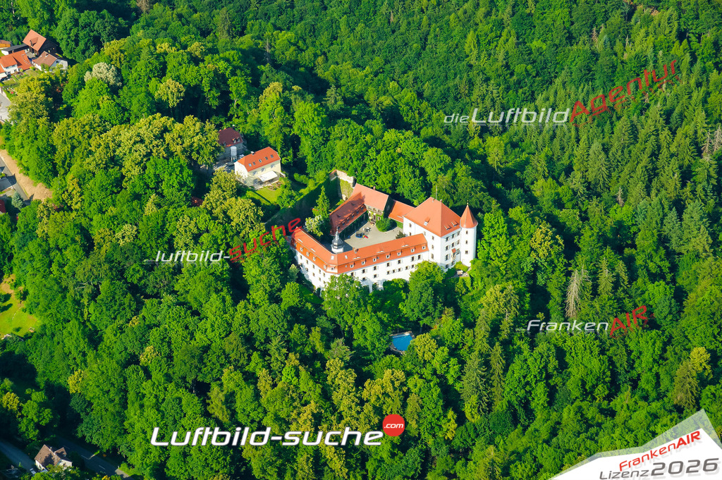 Luftbild von  Guttenberg - Luftaufnahme wurde 2008 von https://frankenair.de mittels Flugzeug (keine Drohne) erstellt - die Geschenkidee