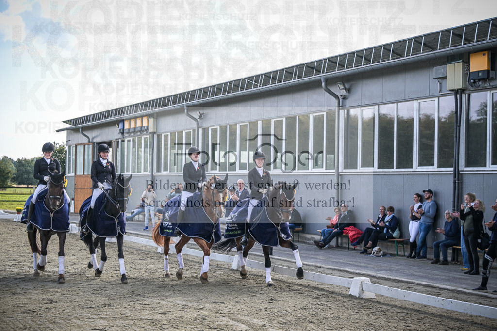 DOS_0226 | Entdecke hochwertige Reitturnierfotos von Foto Oger. Professionell, emotional und authentisch – jetzt Lieblingsmomente im Shop bestellen.Deutschlandweite Turnierfotografie. - Realisiert mit Pictrs.com