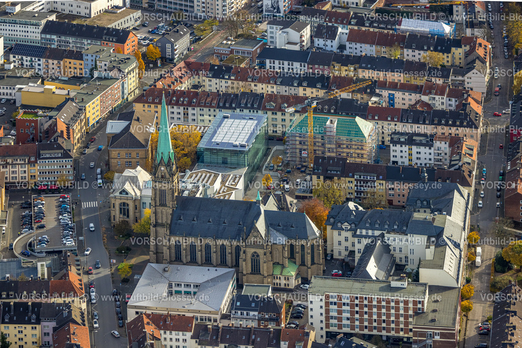 Hagen251100932 | Luftbild, Baustelle mit Baukran Sanierung, Emil Schumacher Museum Kunstmuseum und Wohnhaus, kath. Kirche St. Marien und Osthaus Museum Hagen, Mittelstadt, Hagen, Ruhrgebiet, Nordrhein-Westfalen, Deutschland
