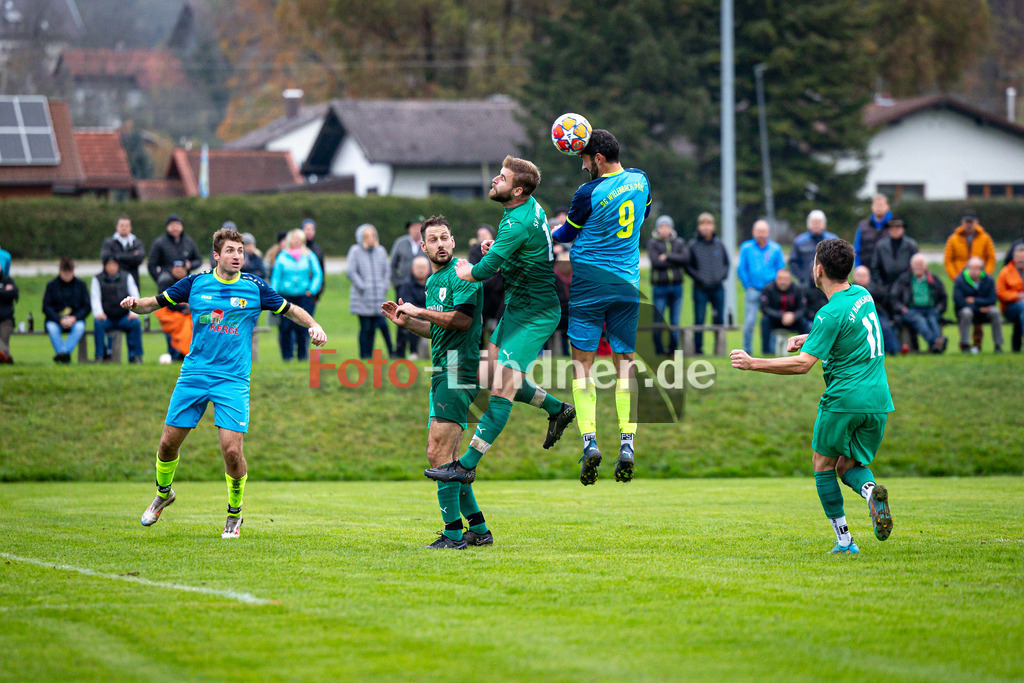 SG Wielenbach/Pähl gegen SV Haunshofen | Fußball Kreisklasse Herren Oberbayern Zugspitze Gruppe 3, SG Wielenbach/Pähl gegen SV Haunshofen, 20241103,Kopfball Lino MISSEL (SG Wielenbach/Pähl 9),2024-11-03 in Pähl (Sportplatz Pähl), Lino MISSEL (SG Wielenbach/Pähl 9), Marcel BAUERNFEIND (SV Haunshofen 11)Copyright: WolfgangxLindner www.foto-lindner.de