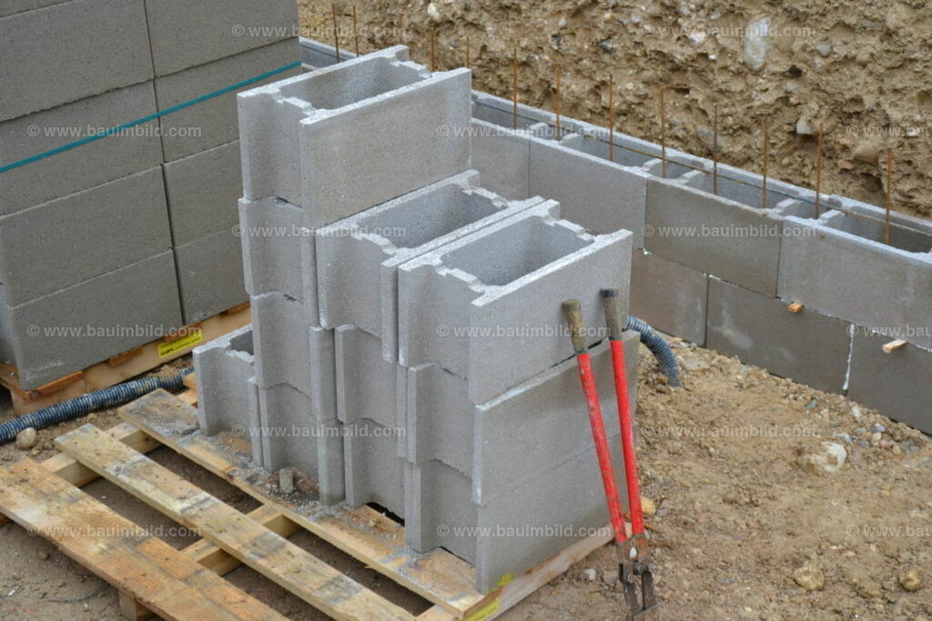 bib-lg07-mauerarbeiten-0069 | Nach LV-Leistungsgruppen sortierte Detailfotos über den Bau eines Hauses. Alle Hausbau-Bilder direkt vom Urheber und Autor der Website Haus-Selber-Bauen.com