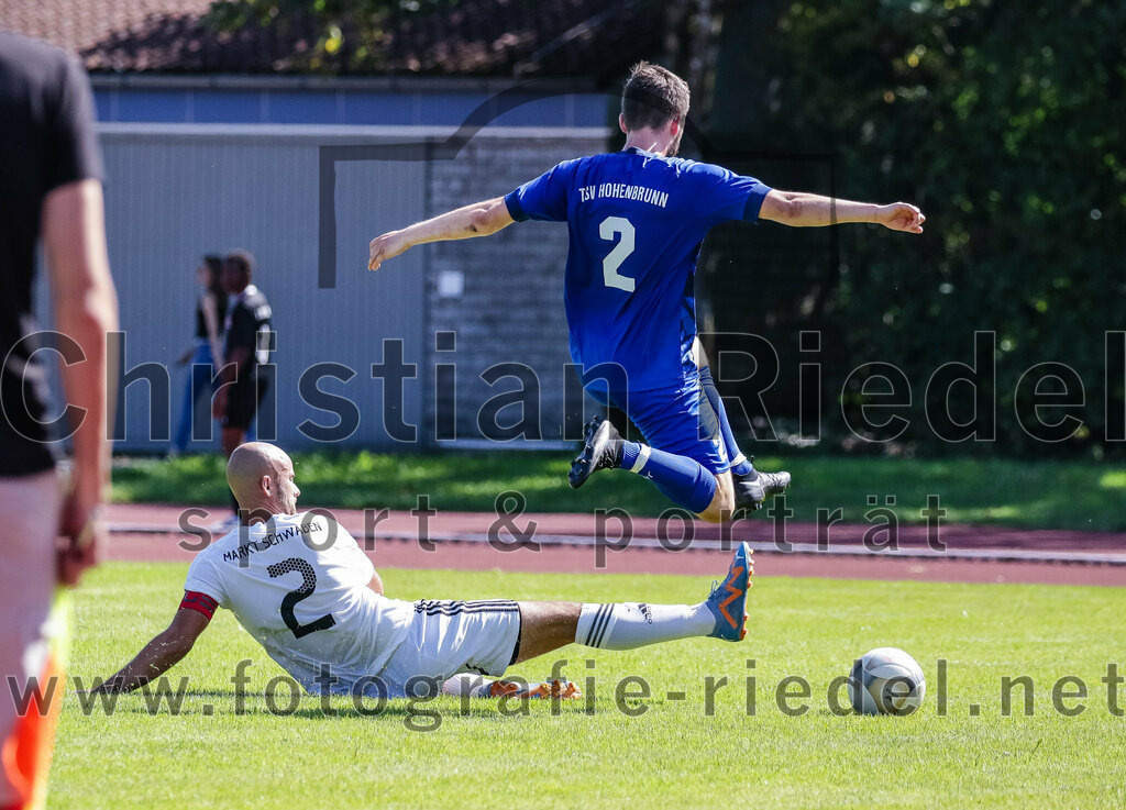2023-09-02_079_SG_Markt_Schwaben_gegen_TSV_Hohenbrunn | Markt Schwaben, Deutschland, 02.09.2023:
Fußball, Kreisklasse 2023 / 2024, 3. Spieltag, (SG) Markt Schwaben gegen TSV Hohenbrunn, Endergebnis: 2:0

Jannis Giannantonio-Tillmann (SG Markt Schwaben, #2), Matthias Prock (TSV Hohenbrunn, #2)

Foto: Christian Riedel / fotografie-riedel.net
