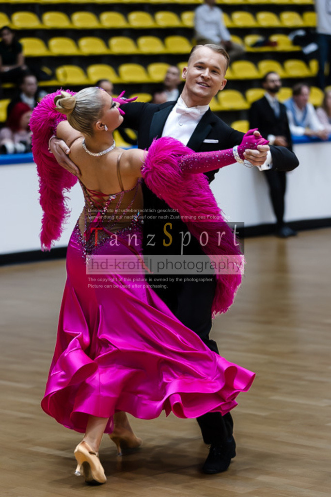 20250517_HessenTanzt_WDSF_IntOpen_Std_1390 | Tanzsportbilder, Standardtanz, Lateintanz, WDSF, DTV, LTVB, dancecomp, goc, hessen tanzt, blaues band der spree, walzer, tango, wiener walzer, slowfox, quickstepp, samba, rumba, cha-cha-cha, paso doble. jive, hd-kroft photography, turniertanzsport
