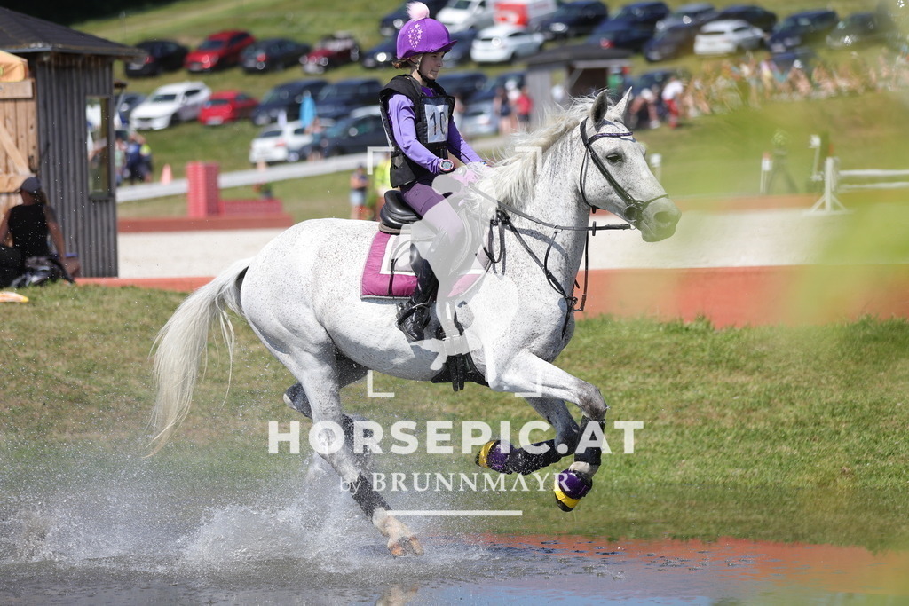 0P6A5673 | Willkommen bei Brunnmayr - Design & Fotografie – Ihrem Spezialisten für Reitturniere und Pferdeveranstaltungen in Oberösterreich, Salzburg und Bayern! Seit über 17 Jahren sind wir leidenschaftlich dabei.