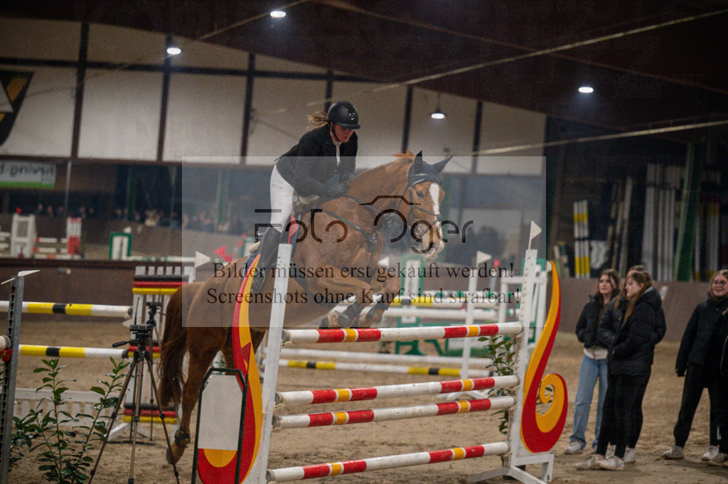Hallenreittunier Voxtrup 2023 | Entdecke hochwertige Reitturnierfotos von Foto Oger. Professionell, emotional und authentisch – jetzt Lieblingsmomente im Shop bestellen.Deutschlandweite Turnierfotografie. - Realisiert mit Pictrs.com