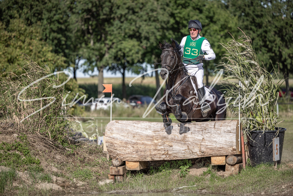 20250907-_3LI3414 | Tierfotografie Pferde, Hunde, Katzen, Haustiere.
Turnierfotografie Reitturniere, Reiten, Springreiten, Dressur in Hanau, dem Main-Kinzig-Kreis und dem Rhein-Main- Gebiet um Frankfurt