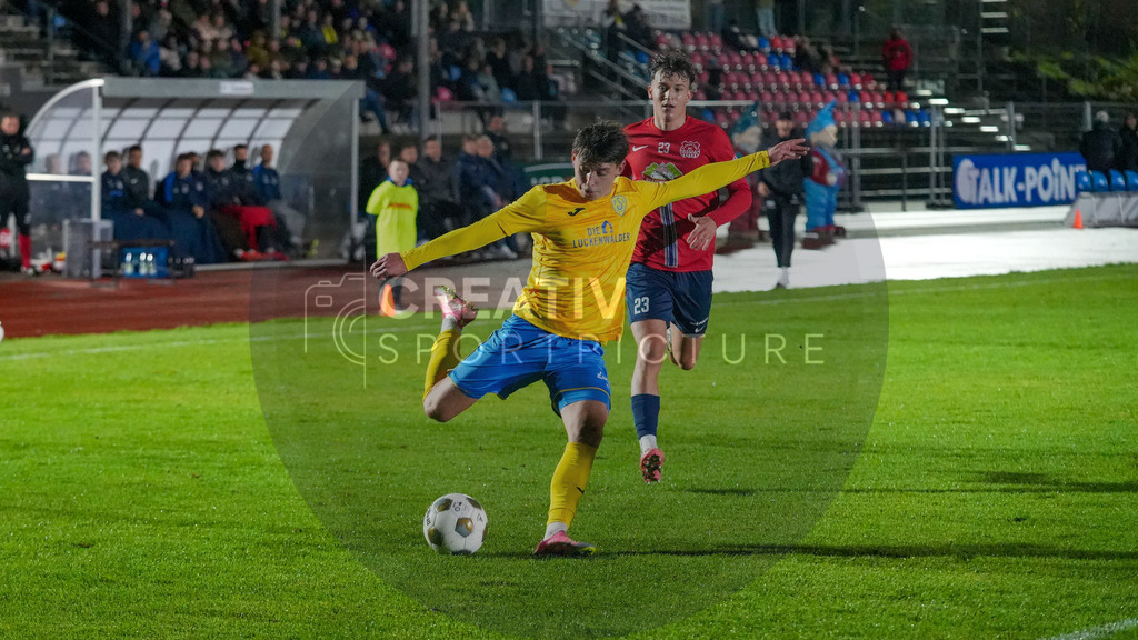 Fußball, Herren, Saison 2025/2026, Regionalliga Nordost, 12. Spieltag, FC Eilenburg vs. FSV 63 Luckenwalde, Freitag 17.10.2025, Ilburgstadion Eilenburg, | Fußball, Herren, Saison 2025/2026, Regionalliga Nordost, 12. Spieltag, FC Eilenburg vs. FSV 63 Luckenwalde, Freitag 17.10.2025, Ilburgstadion Eilenburg, Im Bild: Tim Schleinitz (Luckenwalde) - Realisiert mit Pictrs.com