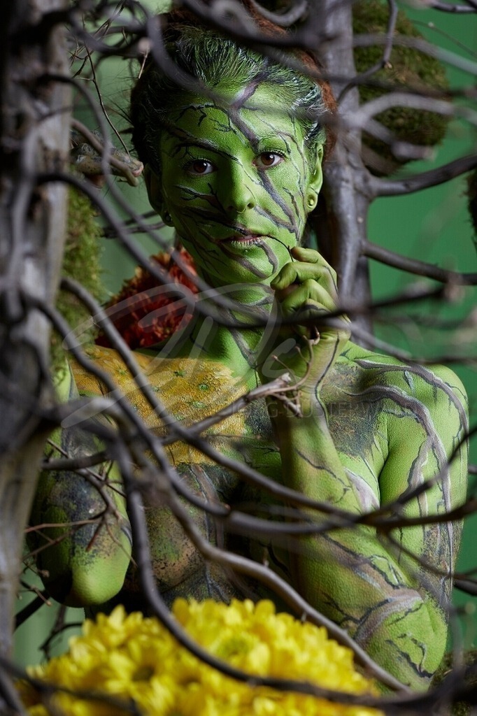 Bodypainting-BLUMENBÄLLE_24 | #013 | Modell: Irie Kaya | Foto: Markus Hermann - Realisiert mit Pictrs.com