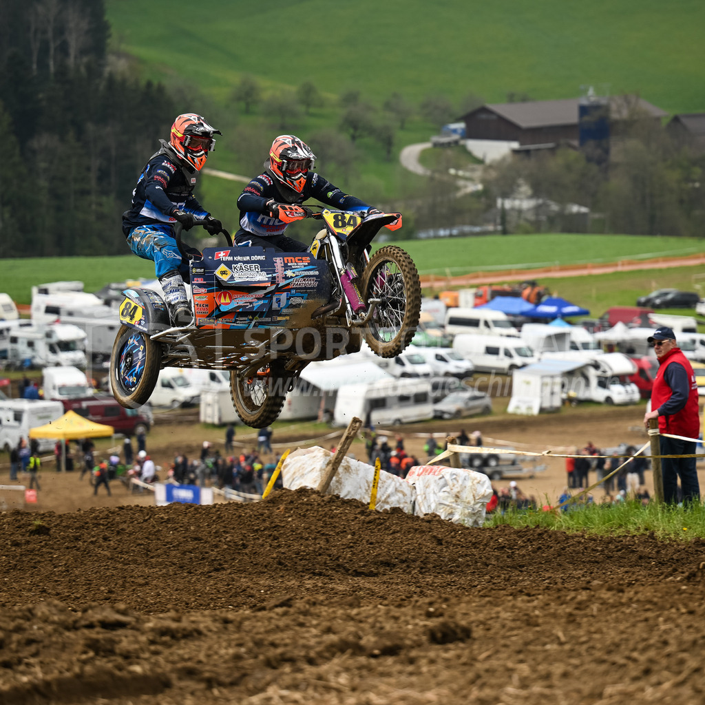 Motocross Schlatt bei Winterthur - 30. April 2023 | #84 Kaeser Remo / Doerig Cornelio aus Schweizersholz (CH) auf VMC KTM in der Kategorie Seitenwagen am Motocross Schlatt bei Winterthur, 30. April 2023. 
Instagram: @mx_schlatt | @mc_wila | @sam_schweiz
Bild: Sportfotografie Markus Aeschimann | www.markus-aeschimann.ch - Realisiert mit Pictrs.com
