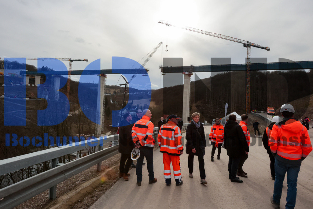 SES_LUDRAH20250225-18 | bond - Realisiert mit Pictrs.com