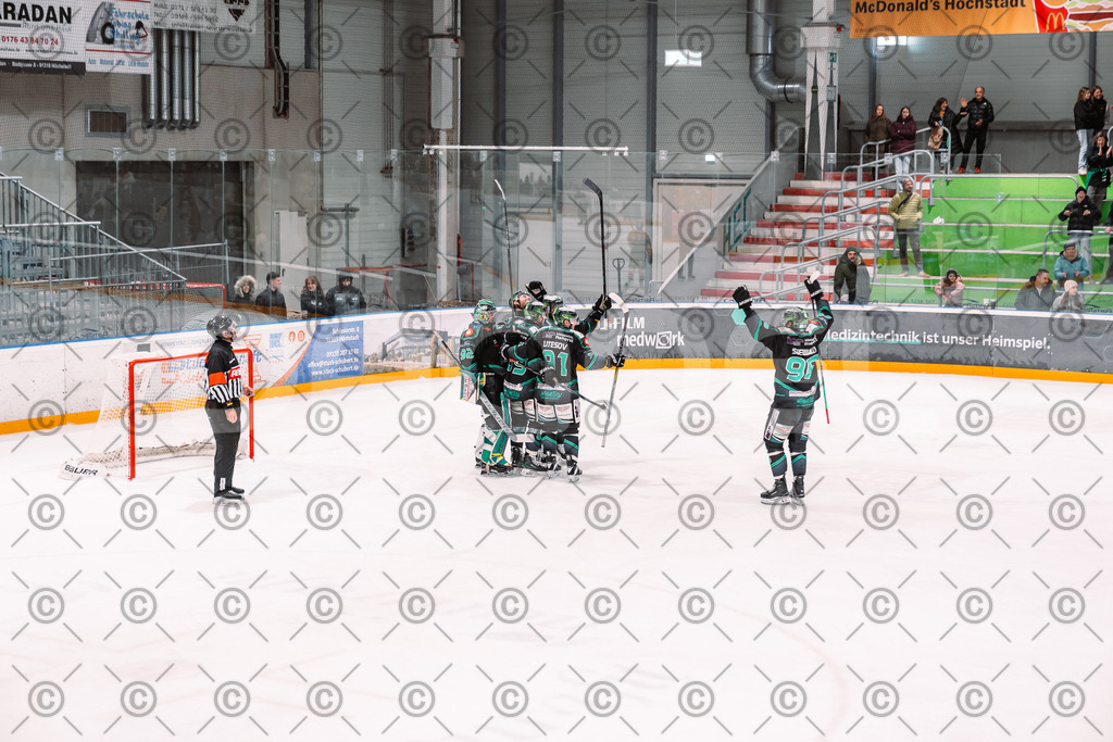 Alligators_vs_Fuessen_21.11.2025-086 | Höchstadt Alligators Fotogalerie: Eishockey-Action aus Franken. Professionelle Spielfotos, Portraits & Stadionbilder zum Download. Jetzt entdecken! - Realisiert mit Pictrs.com