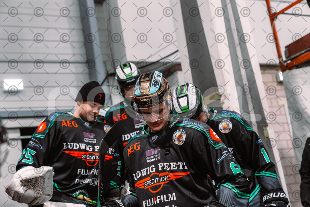 Alligators_vs_Stuttgart_16_11_2025-36 | Höchstadt Alligators Fotogalerie: Eishockey-Action aus Franken. Professionelle Spielfotos, Portraits & Stadionbilder zum Download. Jetzt entdecken! - Realisiert mit Pictrs.com