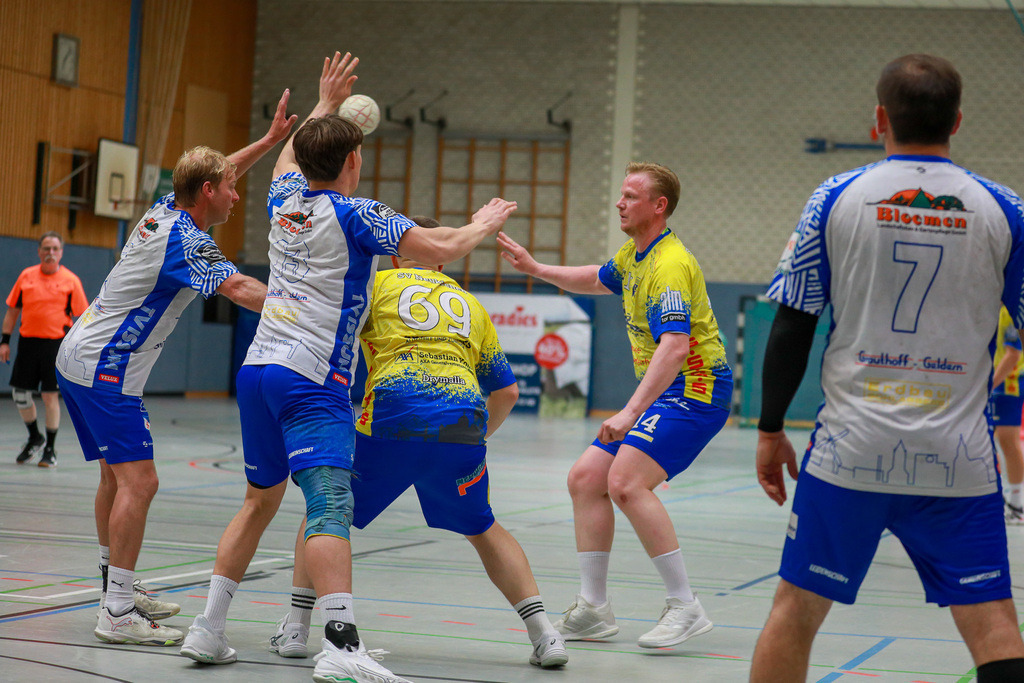 SVN_TVIssum_250426_089 | Bildergalerie von Sport-Ereignissen aber auch von weiteren spannenden Dingen - nicht nur vom Niederrhein. In Anlehnung an den bekannten Spruch von Hanns Dieter Hüsch heißt das Motto: "Niederrhein ist überall".  - Realisiert mit Pictrs.com