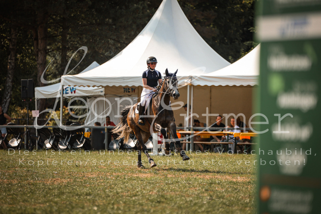 13.FrPfA00095 | Leoni Ertmer Photography - Realisiert mit Pictrs.com