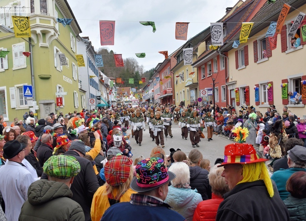 FasMontag _24-062-RA | Fotoblog Schwarzwald, Foto Blog Wiesental, Pfaffenberg, Winterzauber, Zeller Bergland, Zell im Wiesental, Fotoblog Wiesental, Landschaftsfotos, Bilder Wiesental, Natur, Naturbilder, Fastnacht, Zeller Fastnacht, Zeller Fasnacht, Zeller Bergland, Belchen, - Realisiert mit Pictrs.com