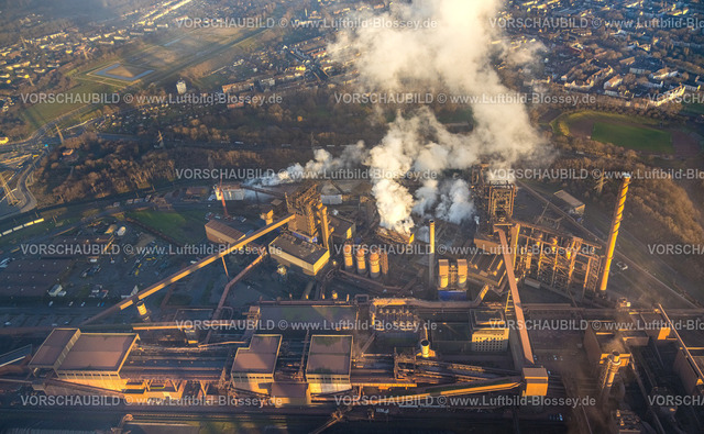 Duisburg241202898 | Luftbild, Thyssen Krupp Steel Europe AG am Fluss Rhein, Werkshafen Schwelgern, qualmende rauchende Schornsteine, Marxloh, Duisburg, Ruhrgebiet, Nordrhein-Westfalen, Deutschland