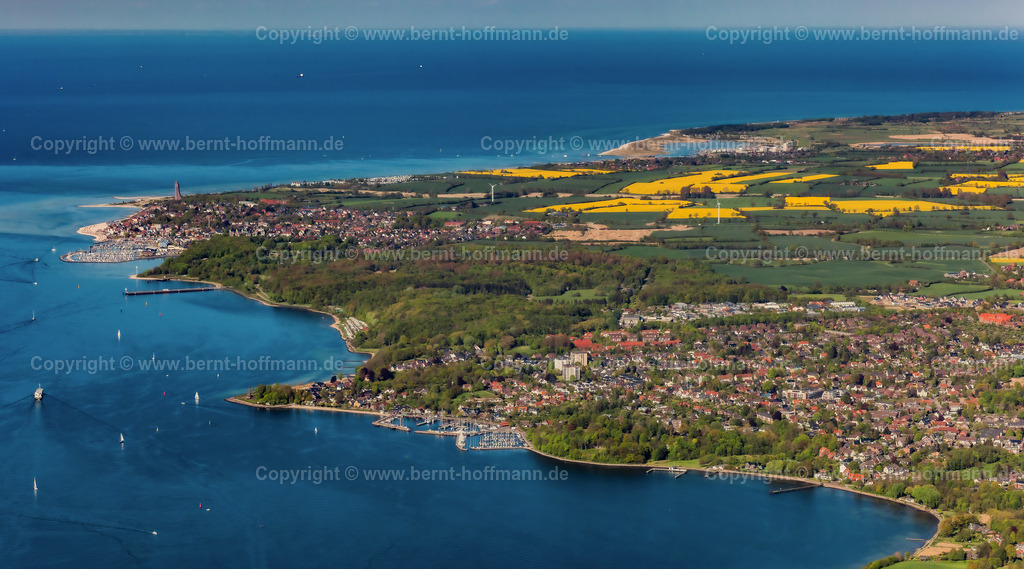 PLB_0650mod_Heikendorf_Raps_180x100 | Luftbild, Heikendorf an der Kieler Förde, Durchblick Richtung Laboe und blühende Rapsfelder im Hinterland - Realisiert mit Pictrs.com