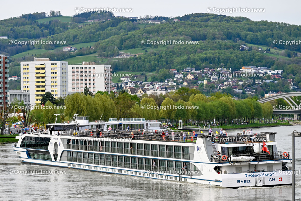 Donaulaende_ Schiffsanlegestelle_ Linz _ 01.05.2023-4 | 01.05.2023, Donaulaende Linz, AUT, Schiffsanlegestelle, Tourismus im Bild Kreuzfahrtschiff, Donaukreuzfahrtschiff, Donau, Schifffahrt, Schiffsanlegestelle, Tourismus