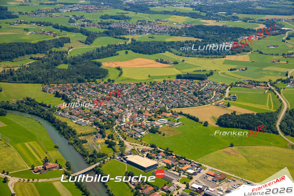 Das Luftbild zeigt : Krugzell Altusried - Die Luftaufnahme wurde 2024 vom UL-Flugzeug aus erstellt ( keine Drohne ) - Hochauflösende Luftaufnahme - Für grossformatige Ausdrucke geeignet. Die Geschenkidee !Mit Lizenz und Bildrechte bestellbar