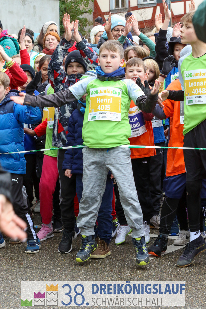 400m AOK Junior Cup | 3 Koenigslauf 2024 400m AOK Junior Cup - Realisiert mit Pictrs.com