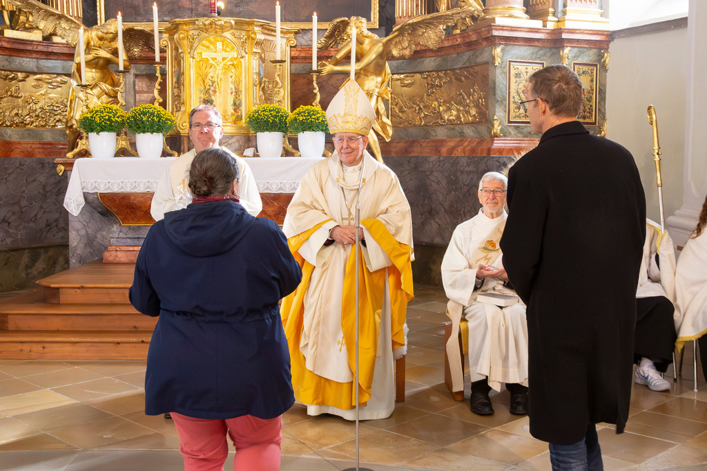 Festmesse-069 | Fotodoku der Festmesse anläßlich der Seligsprechung von Maria Theresia LEDOCHOWSKA 1975, zelebriert von Altbischof DDr. Klaus Küng und Pfarrer Mag. Zenon PAJAK in der Pfarrkirche Loosdorf. 