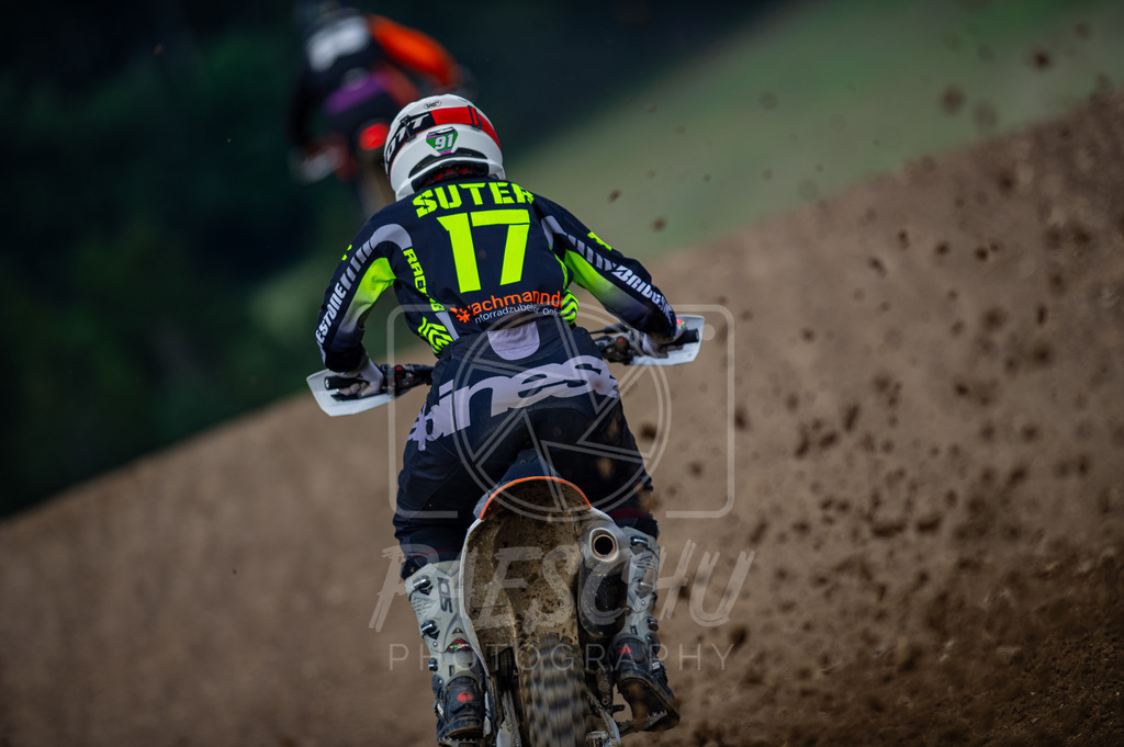 Lady (45) | Paeschuphoto Shop - Wer nicht sucht der auch nicht findet.Ob Motocrossbilder oder von einem besuchtem Spiel, Hauptsache Action. - Realisiert mit Pictrs.com