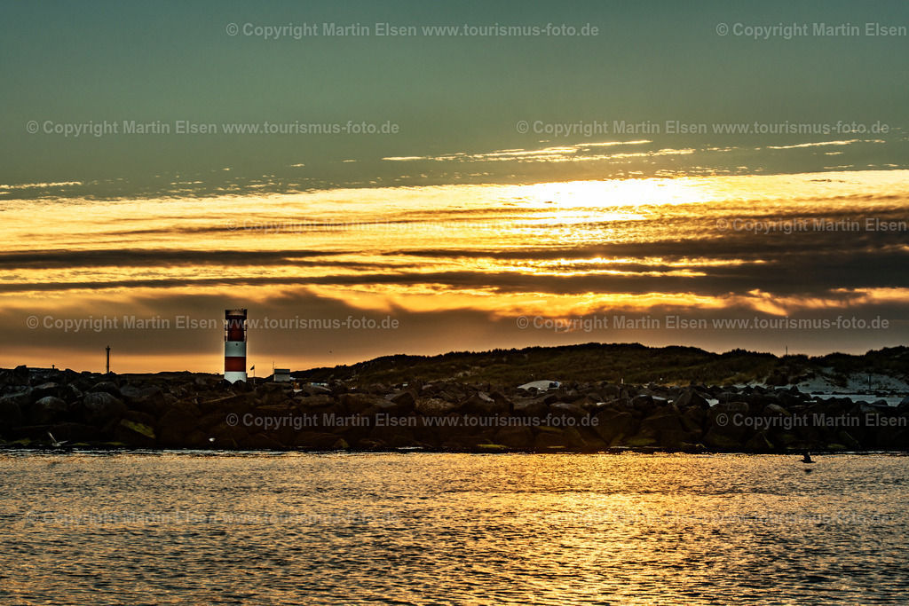 Helgoland Düne Leuchtturm_ELS_8254030818 | Helgoland - Aufnahmedatum: 03.08.2018, Aufnahmehöhe:  m, Koordinaten:  - , Bildgröße: 8256 x  5504 Pixel - Copyright 2018 by Martin Elsen, Kontakt: Tel.: +49 157 74581206, E-Mail: info@schoenes-foto.deSchlagwörter:Schleswig-Holstein,Landkreis Pinneberg,Düne,Hochseeinsel,Börteboote,Meer,Küste,Halunder,Oberland,Unterland,Strand,Seehunde,Robben,Lange Anna,Felsen,Roter Felsen,Luftbild,Luftbilder,Bastölpel - Realisiert mit Pictrs.com