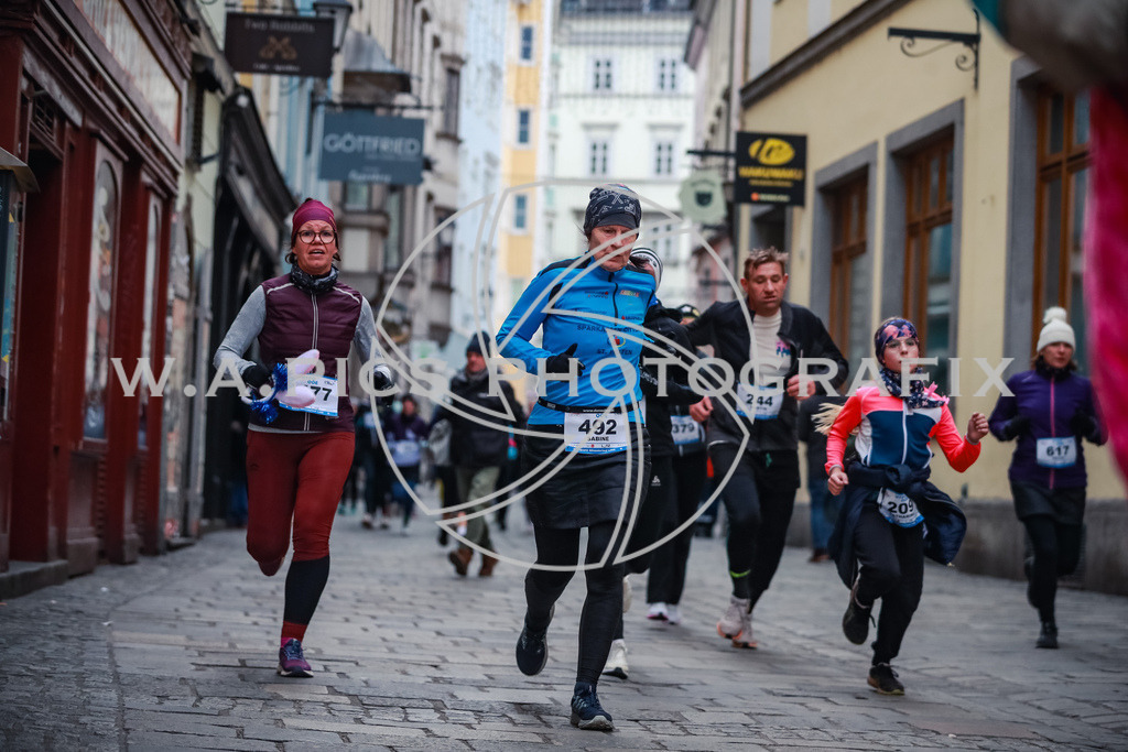SILVESTERLAUF LINZ 25 | Linz, AUSTRIA, 31. Dezember 25, TRIRUN SILVESTERLAUF LINZ 25 , Image shows: 
Photo: WAPICS / BINDER Manuel