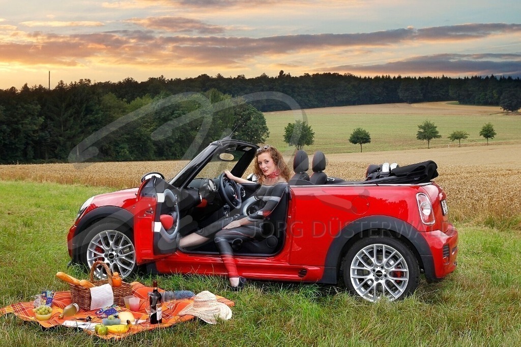 DoorArt-CAR_7970 | #001 | Modell: Nina | Foto: Tschiponnique Skupin - Realisiert mit Pictrs.com