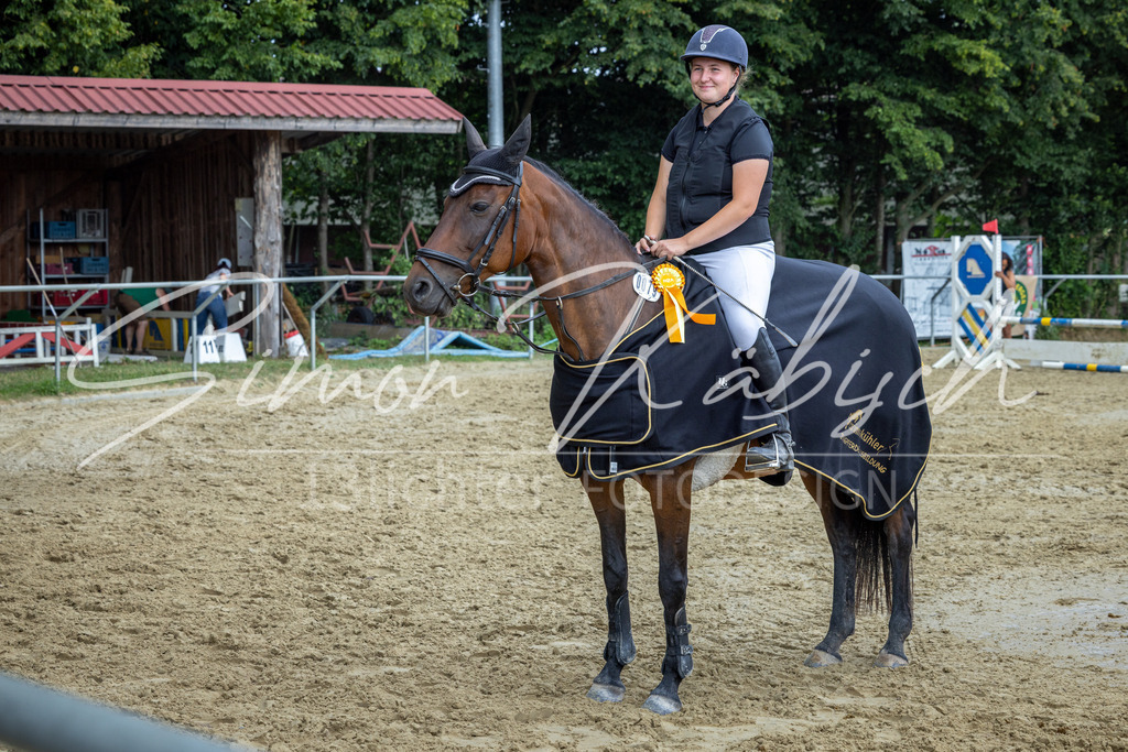 20260704-_3LI1893 | Tierfotografie Pferde, Hunde, Katzen, Haustiere.
Turnierfotografie Reitturniere, Reiten, Springreiten, Dressur in Hanau, dem Main-Kinzig-Kreis und dem Rhein-Main- Gebiet um Frankfurt