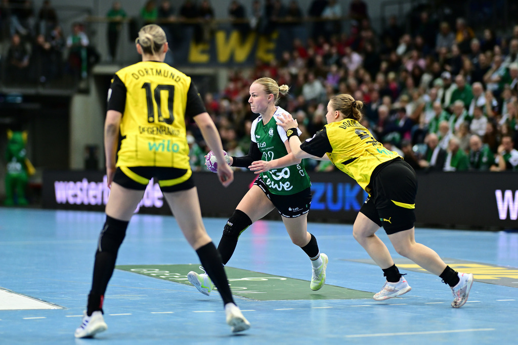 Handball I Frauen I Saison 2024-2025 I 1. HBF I 11. Spieltag I VfL Oldenburg - Borussia Dortmund | Der Sportfotograf. - Realisiert mit Pictrs.com
