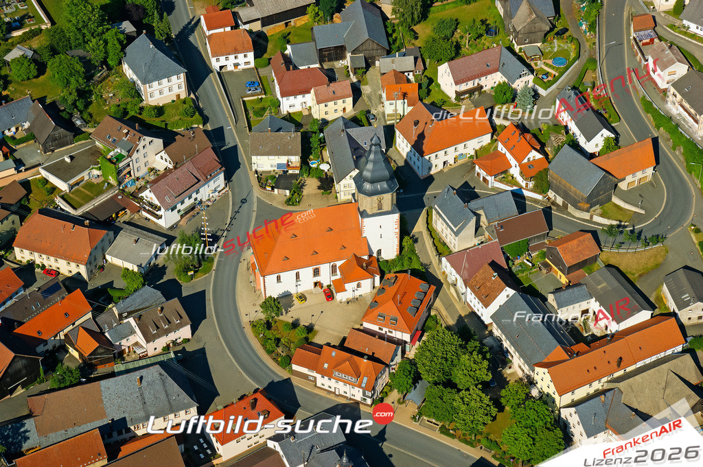 Luftbild von Kirche Kupferberg - Luftaufnahme wurde 2008 von https://frankenair.de mittels Flugzeug (keine Drohne) erstellt - die Geschenkidee