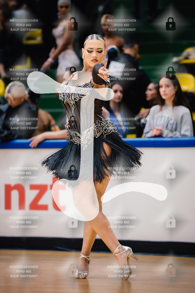 Hessen Tanzt WDSF International Open Latin 11th (43) Justin Lauer _ Rita Schumichin (TSC Saltatio Neustadt im TV 1860 Mußbach)-2025-05-18-3675 | Webshop for digital downloads and prints of dance sport, event & show photographer Julian Link - Realisiert mit Pictrs.com
