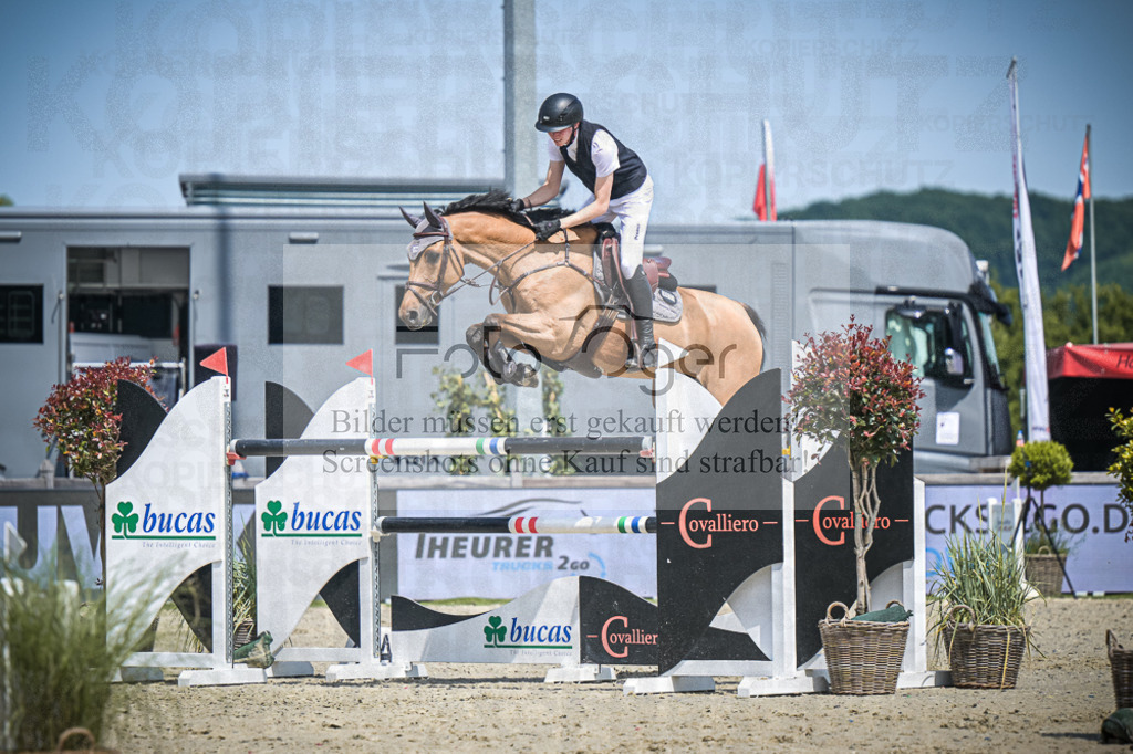 DOS_3832 | Entdecke hochwertige Reitturnierfotos von Foto Oger. Professionell, emotional und authentisch – jetzt Lieblingsmomente im Shop bestellen.Deutschlandweite Turnierfotografie. - Realisiert mit Pictrs.com