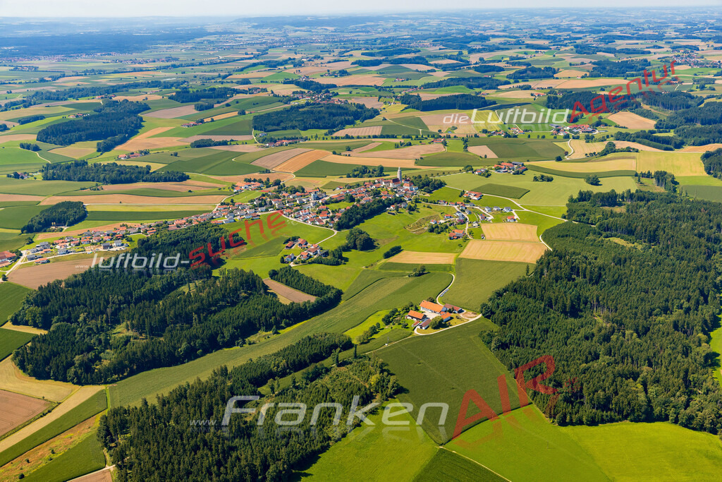 niederbergkirchen-fotograf-luftaufnahmen-2074-jahr-2025 | Luftaufnahme von  Niederbergkirchen - Die Luftaufnahme wurde 2025 vom UL-Flugzeug heraus erstellt ( keine Drohne ) - Hochauflösende Luftaufnahme - für professionelle Ausdrucke geeignet. Die Geschenkidee !Mit Lizenz und Bildrechte bestellbar