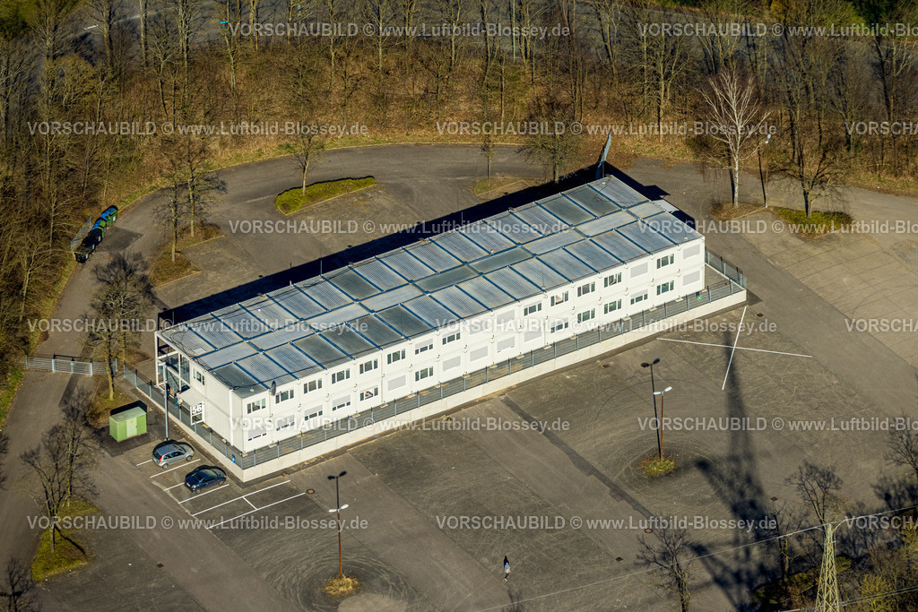 Hagen250302859 | Luftbild, Flüchtlingsunterkunft Containerdorf Kirchenberg am Erich-Berlet-Stadion, Hohenlimburg, Hagen, Ruhrgebiet, Nordrhein-Westfalen, Deutschland