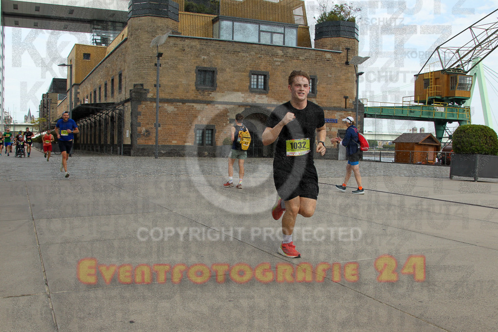 250920_1322_EV4_5337 | Sportfotografie im Rhein-Sieg Kreis, Köln, Bonn, NRW, Rheinland Pfalz, Hessen, etc. Unser Tätigkeitsfeld umfasst den Laufsport vom Volkslauf über den Marathon, Duathlon, Triathon bis zum Ultralauf wie Kölnpfad Ultra oder Schindertrail.