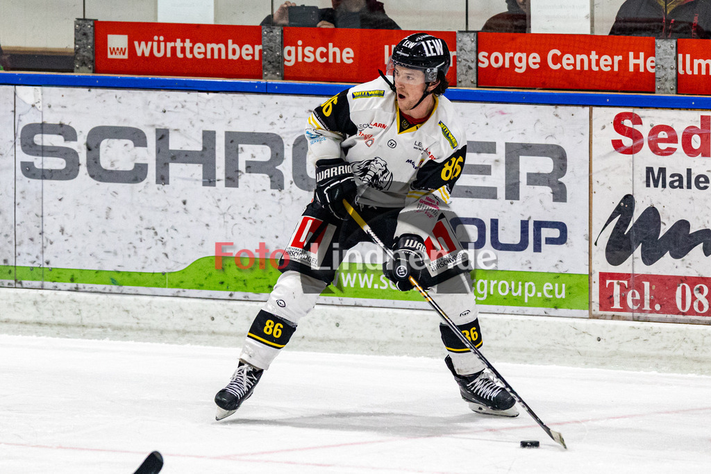 TSV Peißenberg Miners vs EA Schongau Mammuts | Eishockey Bayernliga 2023/2024, TSV Peißenberg Miners vs EA Schongau Mammuts, 20231215,
Mathieu NEWCOMB (Mammuts 86) in Aktion,
2023-12-15 in Peißenberg (Eisstadion)
86 Mathieu NEWCOMB (Mammuts 86)
Copyright: WolfgangxLindner foto-lindner.de