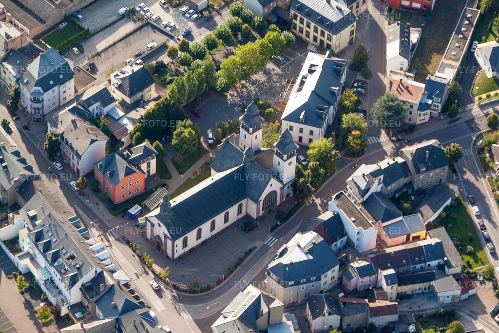 Vue aérienne: Bâtiment de l'église Saint-Martin à Mertert à Wasserbillig dans le département Grevenmacher, Luxembourg. Photo: IMG_33890.jpg prise le 11/09/2010 par Werner Riehm/FLY-FOTO.eu – Résolution de l'original: 4752 x 3168 px