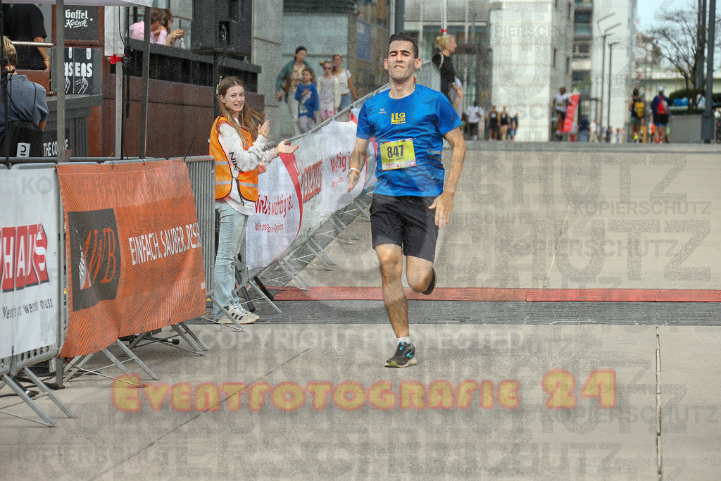 250920_1319_EX1_4014 | Sportfotografie im Rhein-Sieg Kreis, Köln, Bonn, NRW, Rheinland Pfalz, Hessen, etc. Unser Tätigkeitsfeld umfasst den Laufsport vom Volkslauf über den Marathon, Duathlon, Triathon bis zum Ultralauf wie Kölnpfad Ultra oder Schindertrail.