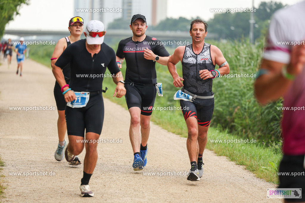 LUR_1976 | 34. M-net Erlanger Triathlon 2025 #erlangertriathlon  #mnettriathlon2025 #mnettriathlon #team #olympischedistanz #mitteldistanz #triathlon #maindonaukanal  #erlangertriathlon2025 #yourpictrs #tv1848 #tv1848erlangen  #triathlonbayern #sportinerlangen #demsportverbunden #sportshot_your_pictrs Copyright: www.sportshot.de