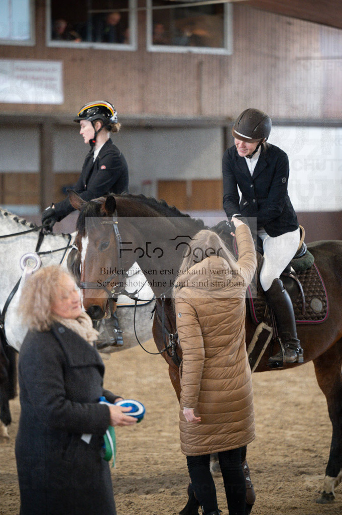 Hallenreittunier Voxtrup 2023 | Entdecke hochwertige Reitturnierfotos von Foto Oger. Professionell, emotional und authentisch – jetzt Lieblingsmomente im Shop bestellen.Deutschlandweite Turnierfotografie. - Realisiert mit Pictrs.com
