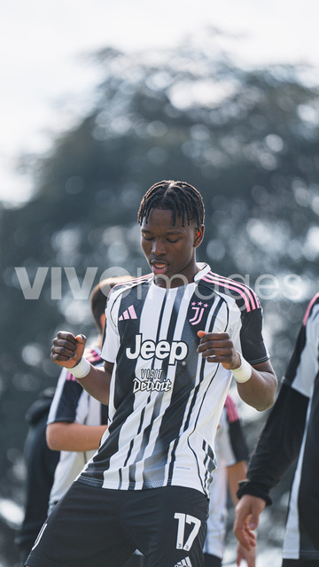 juv_lut_fmachado-0016 | Images from the Juniors B match between Juventus Academy and FC Lutry, played on 18 March 2026 in Lutry, Switzerland, featuring players, coaching staff and match action throughout the game.