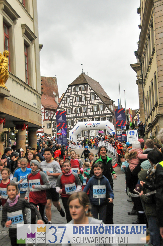 Stadtwerke Jugendlauf 1700m | 3 Koenigslauf 2023 - Realisiert mit Pictrs.com