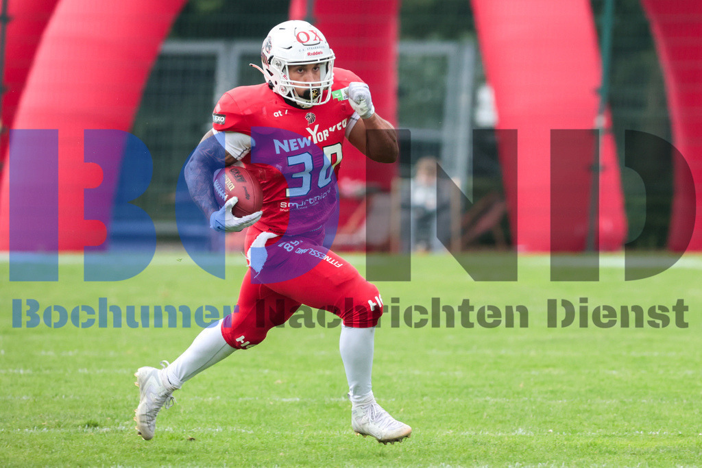 GFL: Paderborn Dolphins vs. New Yorker Lions{date} -  | {headline}(Foto: Sebastian Sendlak / BOND) - Realisiert mit Pictrs.com